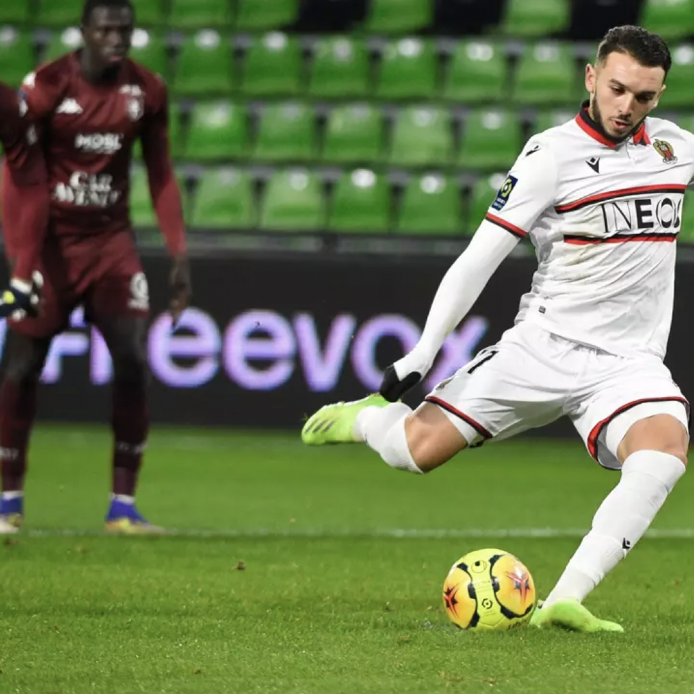 L&rsquo;OGC Nice s&rsquo;impose à Metz (2-0) et retrouve la 2e place de L1