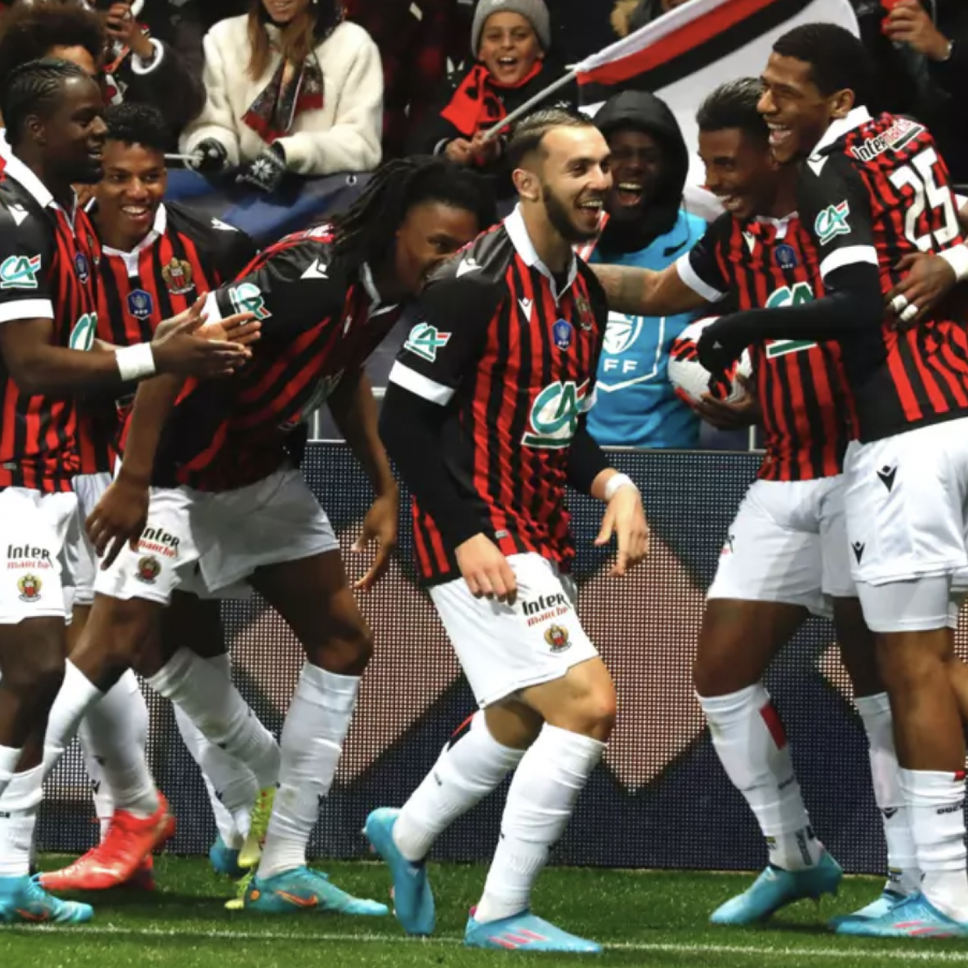 Vingt-cinq ans après, l&rsquo;OGC Nice retrouve la finale de la Coupe de France après sa victoire face à Versailles 2-0