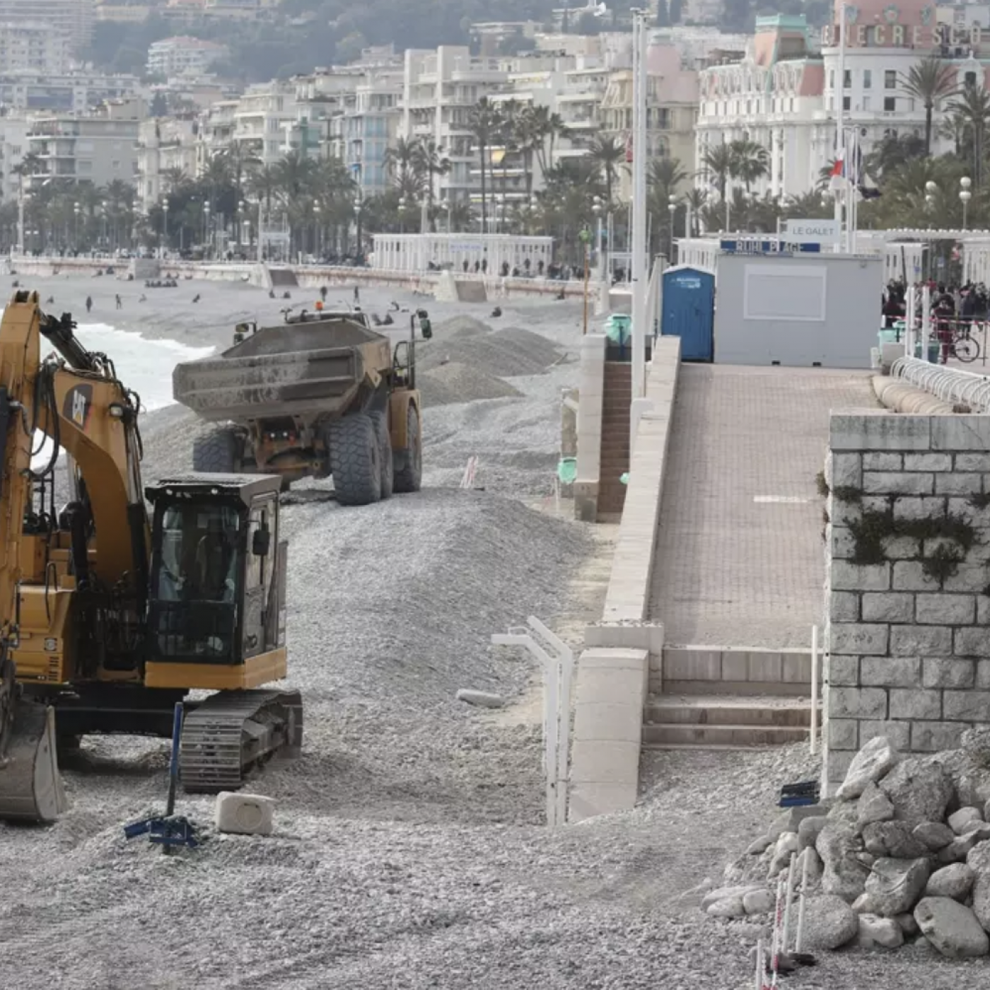 Les plages de Nice se refont une beauté, on vous dit tout sur les galets de la Promenade des Anglais