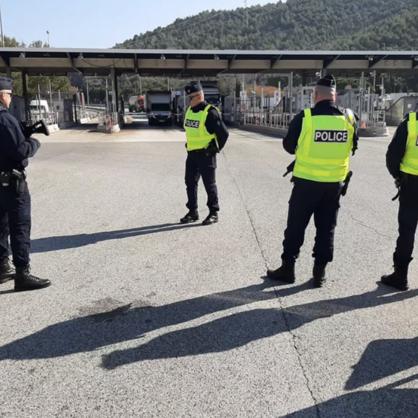 Guerre en Ukraine. « Plusieurs centaines de personnes arrivent chaque jour à la frontière » selon la préfecture des Alpes-Maritimes
