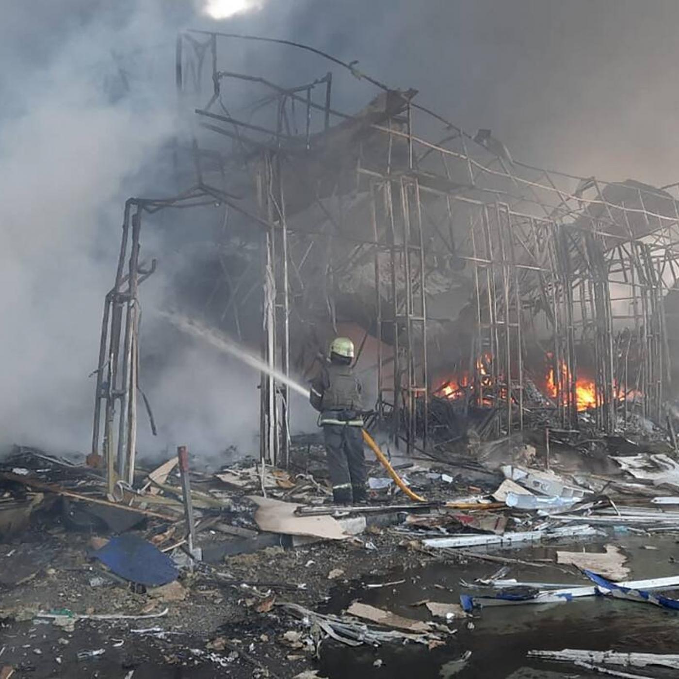 Guerre en Ukraine : Les bombardements russes s&rsquo;intensifient sur la ville de Mariopol