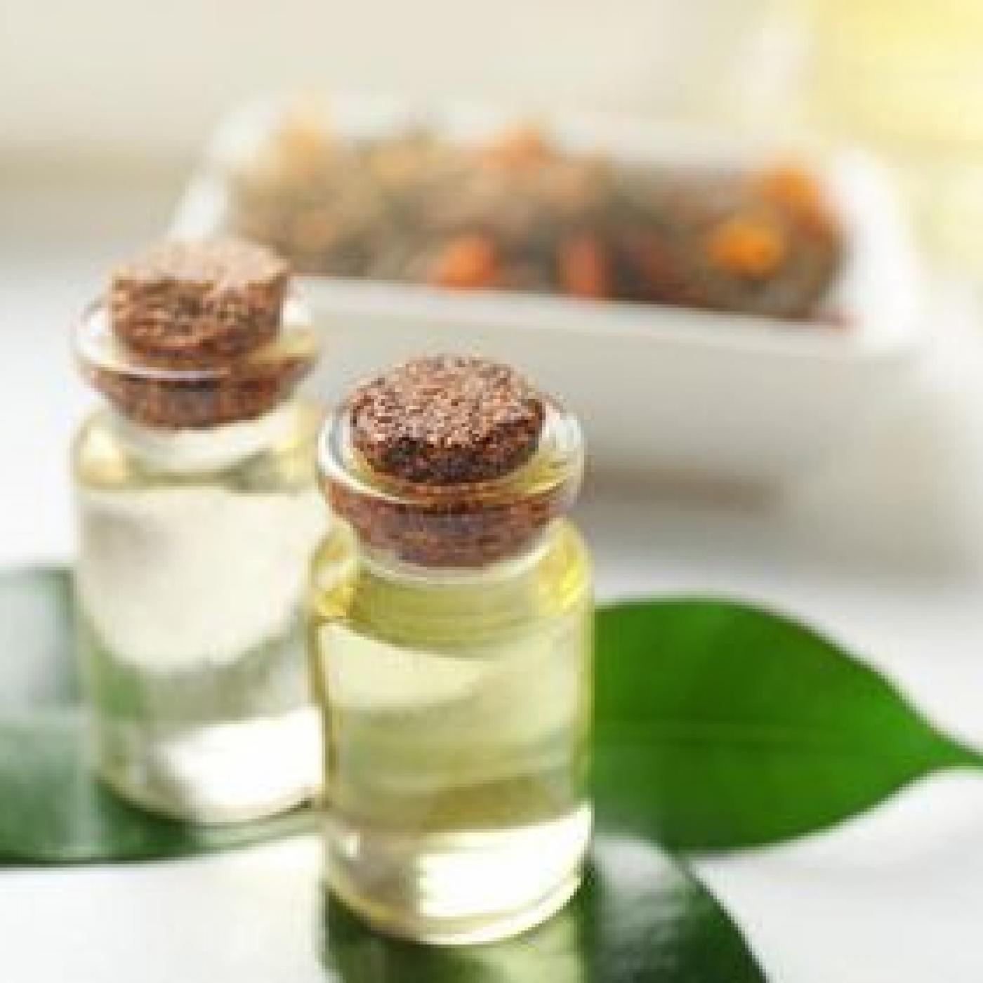 Le Journal des Bonnes Nouvelles : L&rsquo;huile essentielle d&rsquo;arbre à thé, une remède contre les boutons