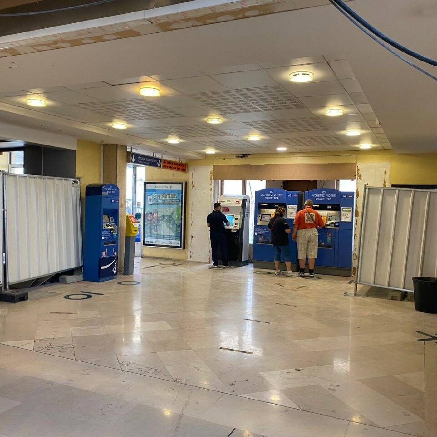 Un nouveau guichet à la gare de menton
