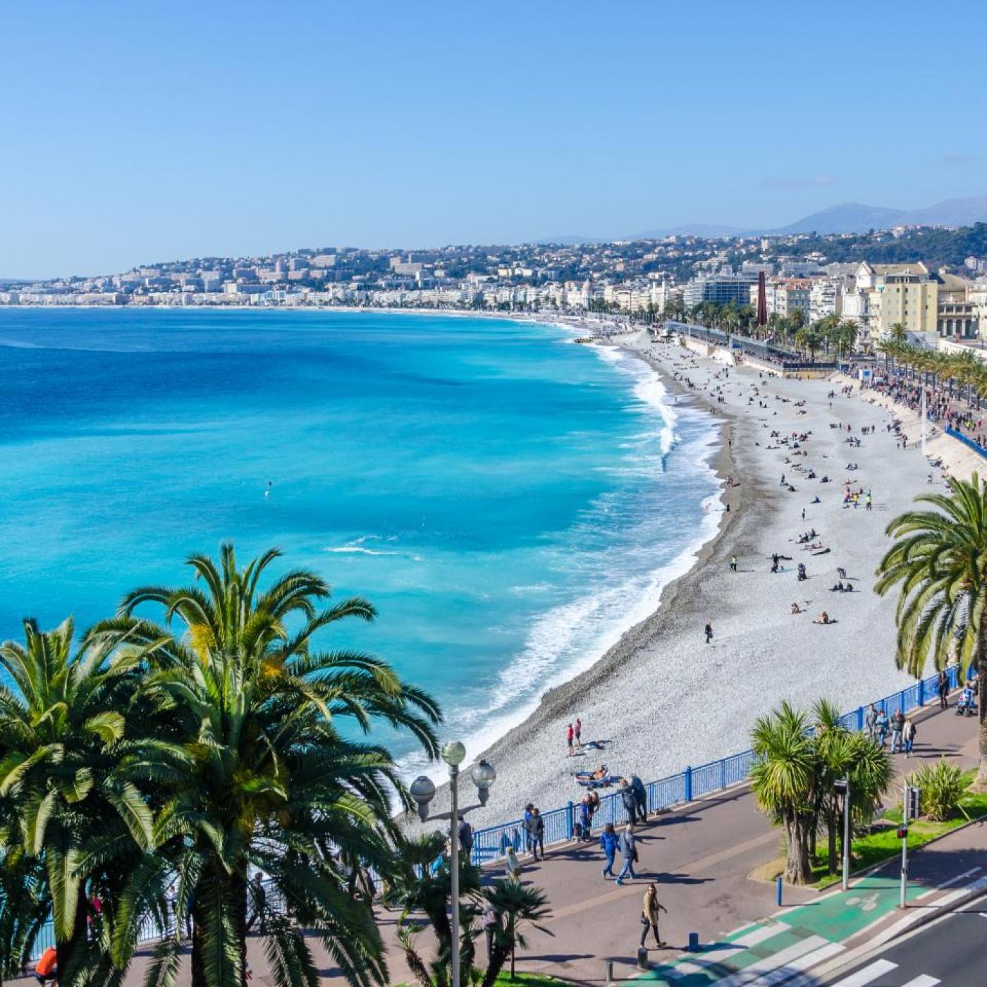 Micro-trottoir : Êtes-vous plutôt sable ou galets ?