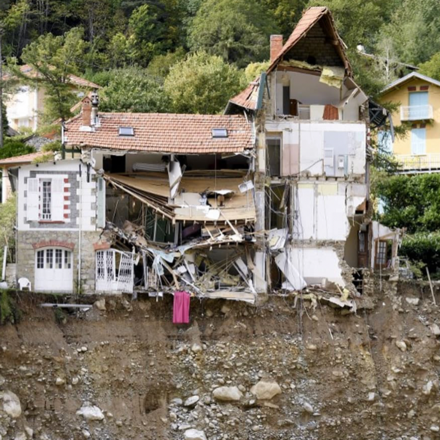 Tempête Alex : La métropole acquiert huit biens sinistrés à Saint-Martin-Vésubie pour accélérer les indemnisations